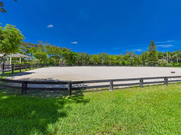 2040 Appaloosa Trl — Photo 3