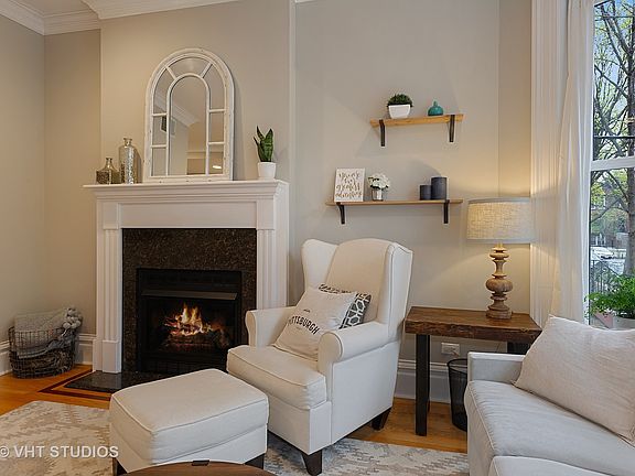 4th image of 2118 W Schiller St APT 1