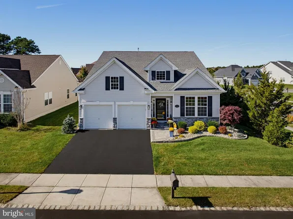 2 Sunrise Ln, Barnegat, NJ 08005