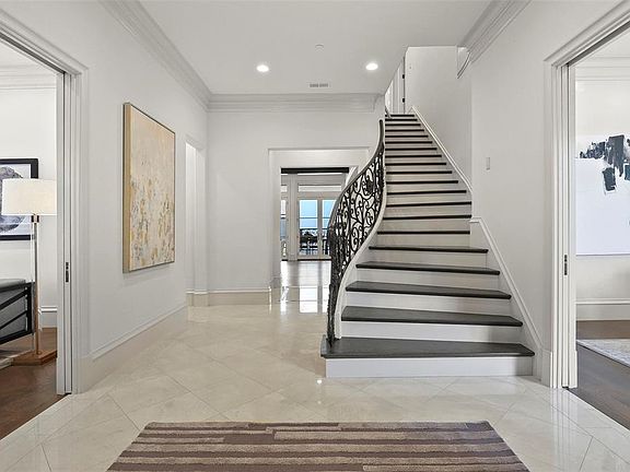 2nd image of 3504 Mockingbird Ln