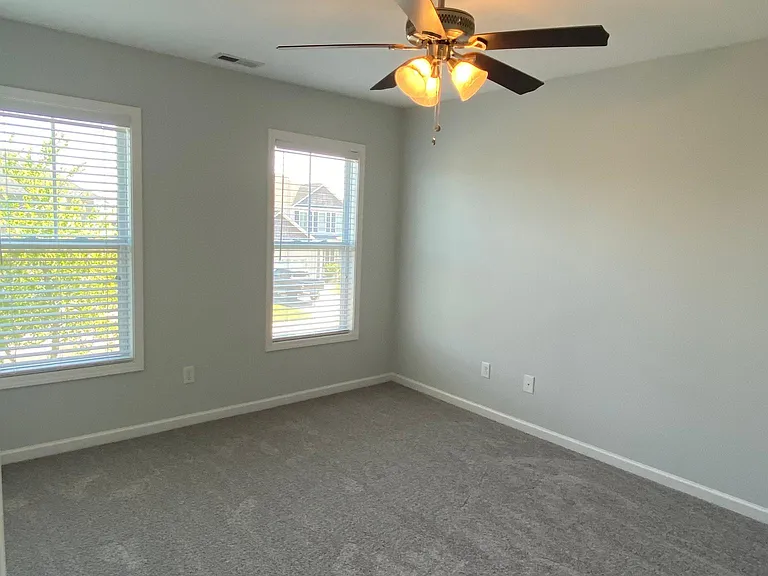 545 Foxfield Ct — Photo 9