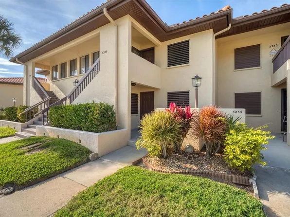 5231 Lake Village Dr #27, Sarasota, FL 34235