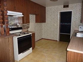 3rd image of 909 W Cherry Ave
