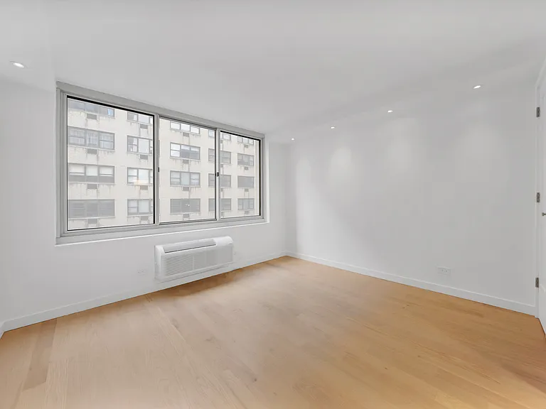 333 E 45th St #5E — Photo 7