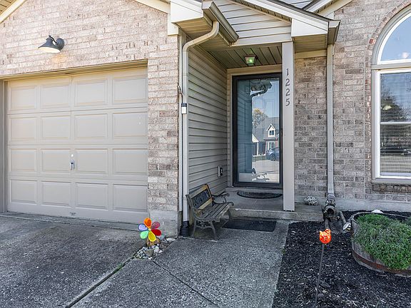 3rd image of 1225 Red Stone Dr
