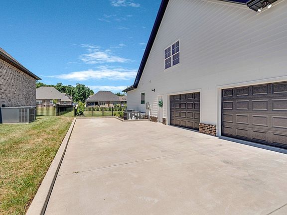 3rd image of 7774 Santos Dr