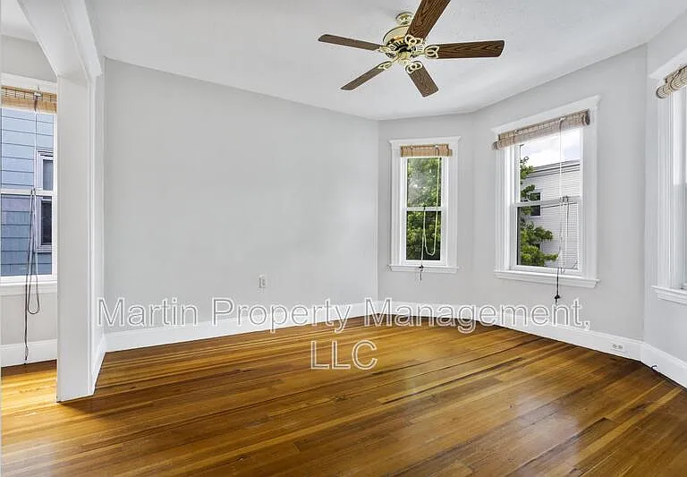 31 Harold St #C — Photo 2