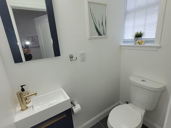 4th image of 1XX E Snyder Ave #105