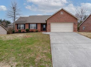 1913 Rommel Dr, Maryville, TN 37804