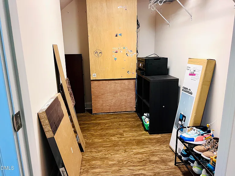 1073 Gold Rock Ln — Photo 13