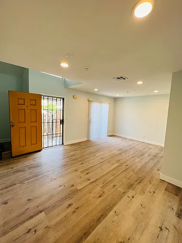 327 La France Ave #E Photo 1 327 La France Ave #E Photo 1