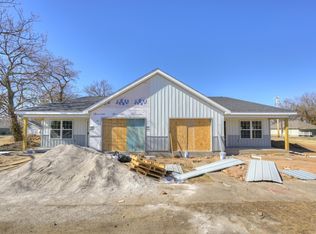 618 N Hall St, Webb City, MO 64870