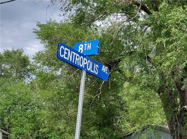 117 N 8th St, Centropolis, KS 66067