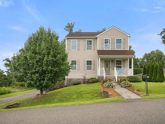 2nd image of 1555 Sherwood Dr