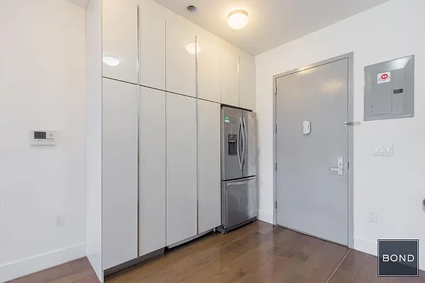 Rented by Bond New York | media 18