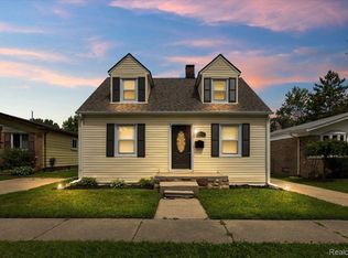 19605 Colman St, Clinton Township, MI 48035