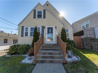 10 Wakefield Ave, Cranston, RI 02920