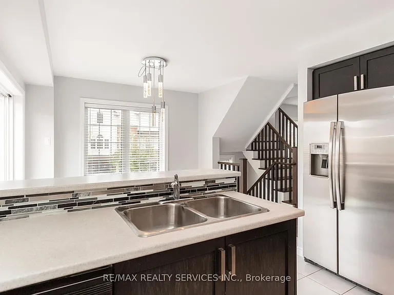 21 Dorchester Ter — Photo 22