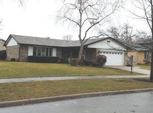 1602 E Dogwood Ln, Mount Prospect, IL