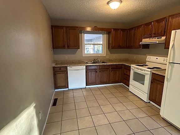 3rd image of 1716 S Olive St #1718