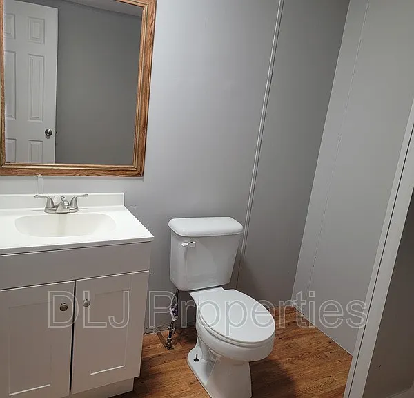 922 Palmer Ct — Photo 8