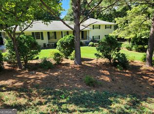 1181 Lakeshore Cir, Gainesville, GA 30501