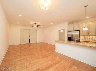 2352 W Byron St UNIT 402, Chicago, IL 60618