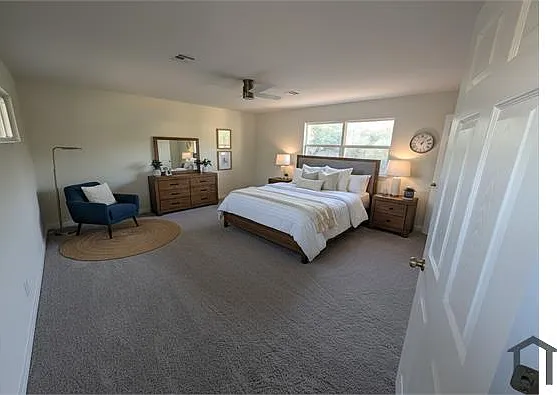 4 bed, 1963 sqft, $3,500 — Photo 3