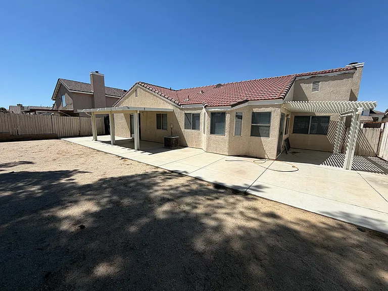 5804 E Avenue R11 — Photo 12