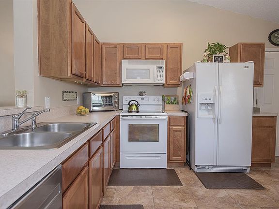 4th image of 5808 Dandelion Ln