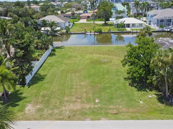 476 Pine AVE, NAPLES, FL 34108