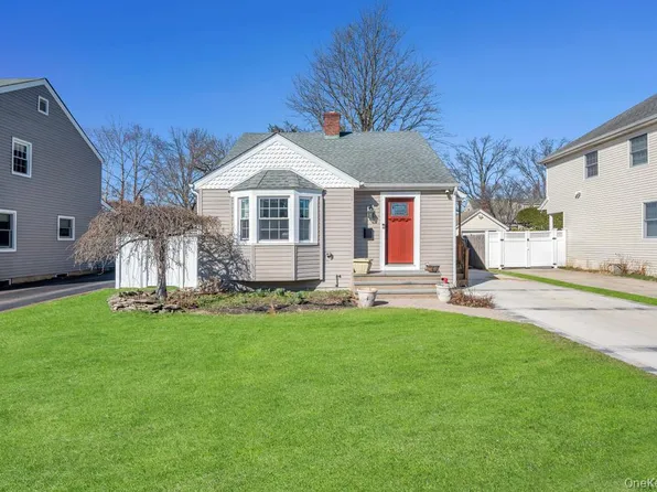 2478 Loft Avenue, Baldwin, NY 11510