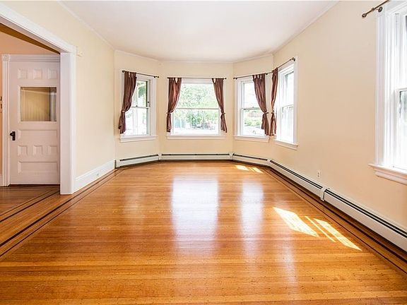 5th image of 117 Keene St