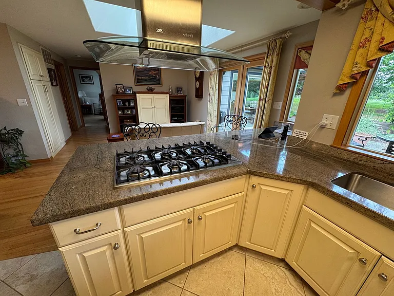 16459 Fairway Dr — Photo 14