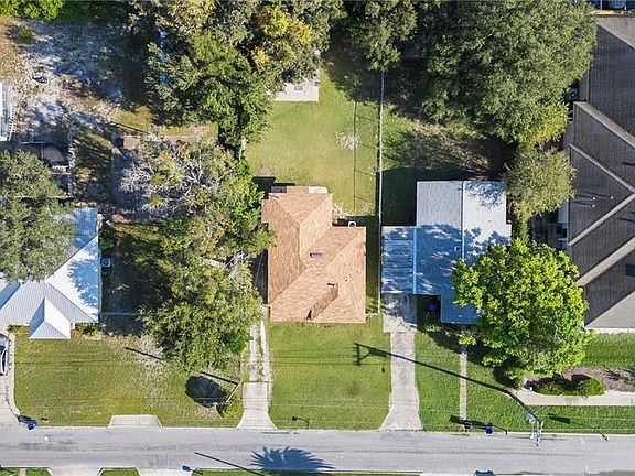 3rd image of 402 TUSCARORA STREET