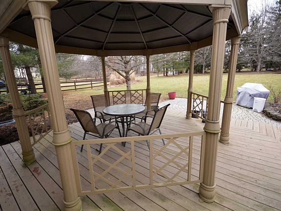 4th image of 108 Academy Woods Dr