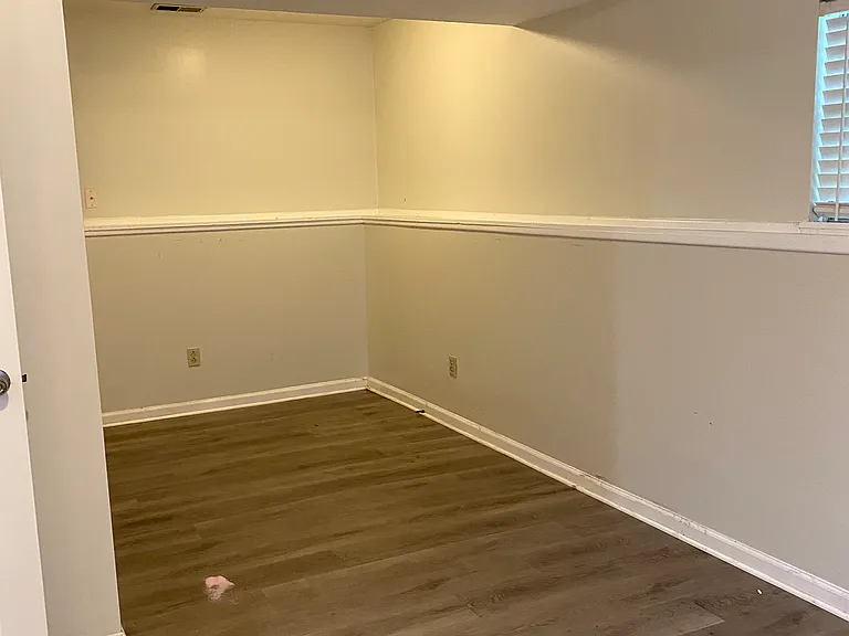 624 N Logan St — Photo 9