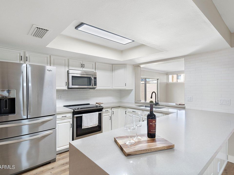 1st image of 500 N Hobson Plaza