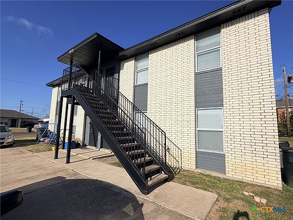 4th image of 1501 Benttree Dr