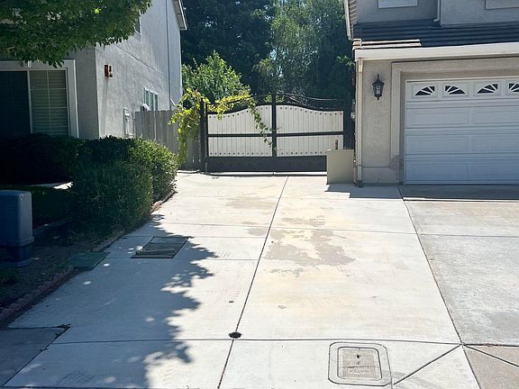2nd image of 1058 Junction Dr