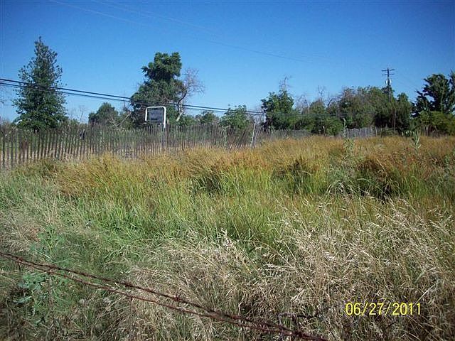 2nd image of 8321 N Fowler Ave