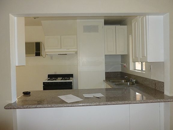 5th image of 7019 Coldwater Canyon Ave APT 4