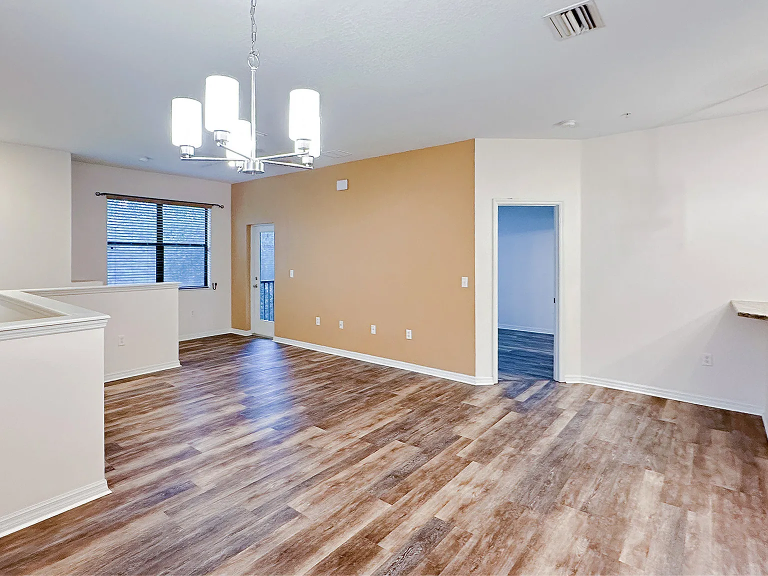3 bed, 1417 sqft, $2,178 — Photo 4