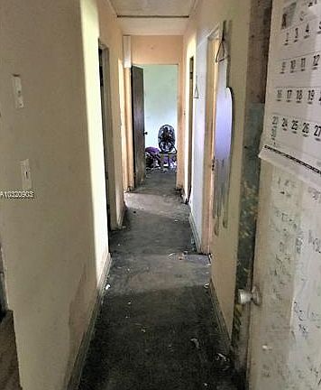 4th image of 1604 Swann Ave