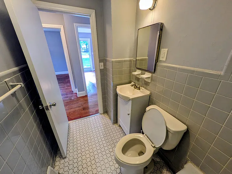 605 Oakhurst St — Photo 8