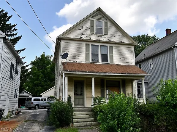 966 Front St SW, Warren, OH 44485