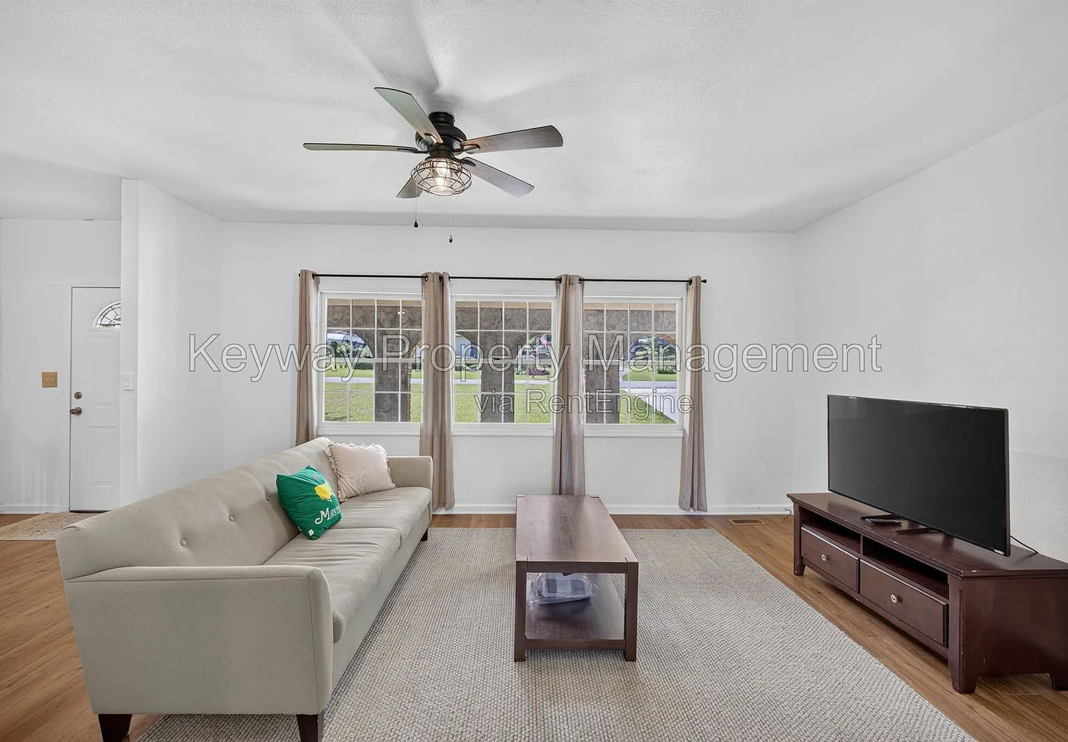 4 bed, 3.0 bath, 1896 sqft, $2,335 — Photo 4