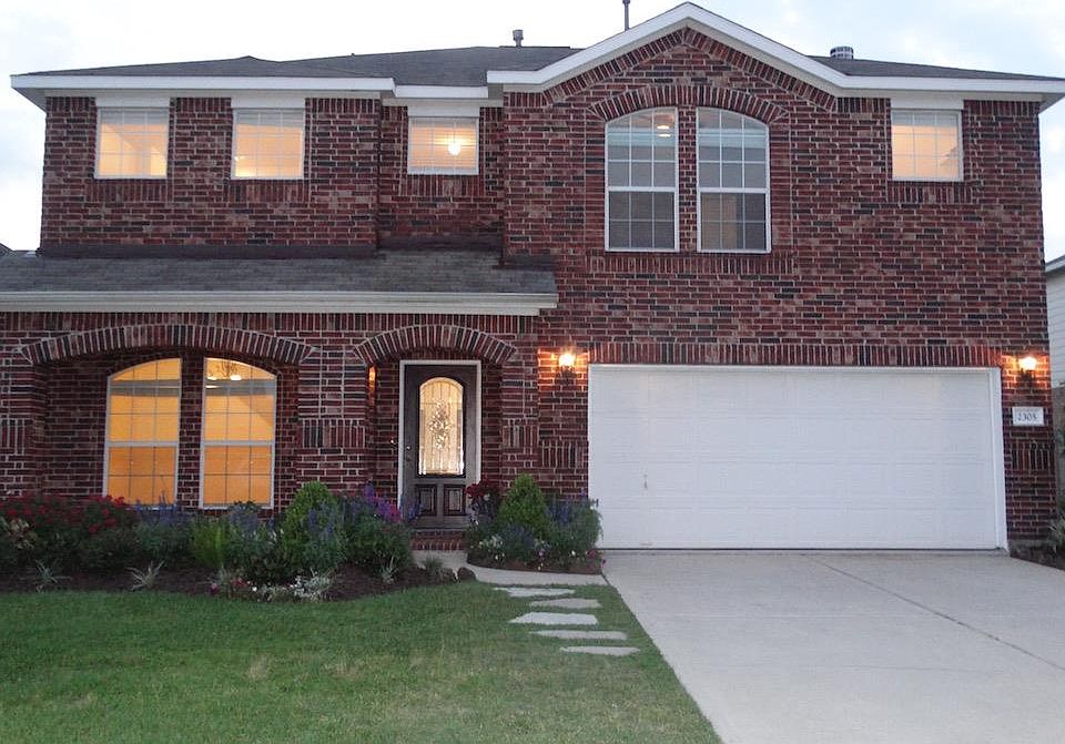 1st image of 2305 Neches Dr