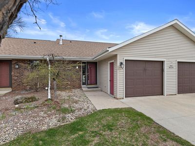 N49W36150 Nottingham LANE #11, Oconomowoc, WI, 53066