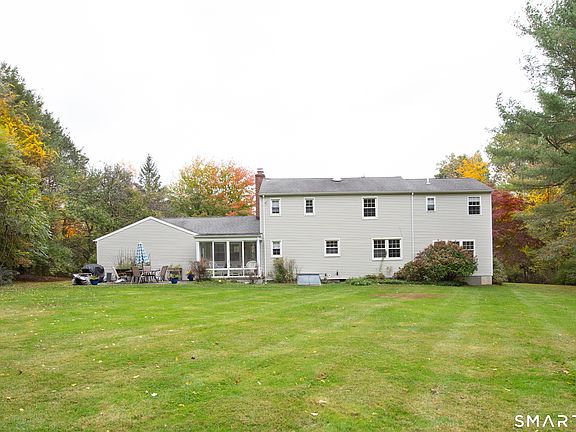 3rd image of 15 Longview Road